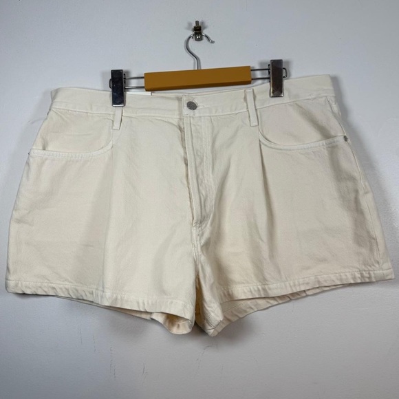 Citizens of Humanity Franca Pleated Baggy Shorts – Size 34, Marzipan - Picture 2 of 6